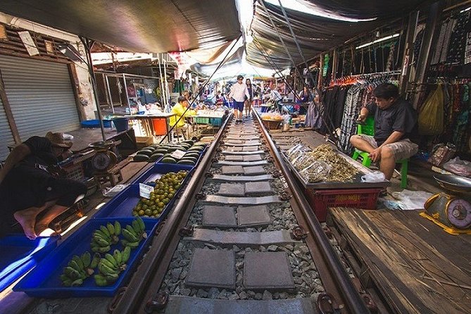 Private Amphawa & Maeklong Railway Market Day Tour with Fireflies - Group size and private tour feel, why it changes the experience