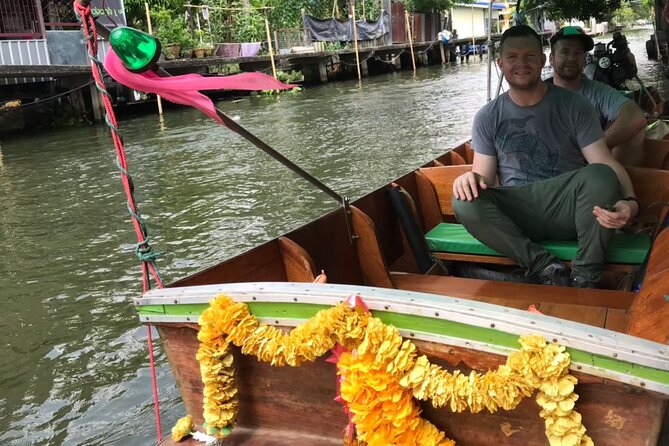 Private 'Breeze & Pleased’ Canal Boat Ride - 2hrs (self-guided) - Temple Fish Feeding: A Waterfront Moment That Gets Your Attention
