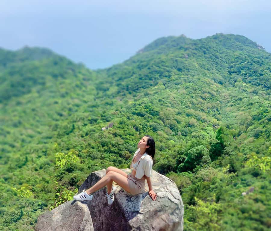 Private Car Tour of Koh Tao 8 Viewpoints & Beach - Scenic photo stops and café views: Moondance Magic and Love Koh Tao