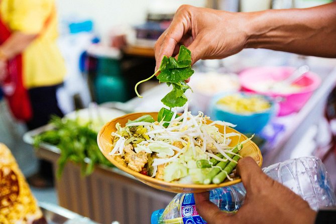 Private Culinary Kickstart Tour of Bangkok with a Local - Chatuchak Flower Market to Weekend Market: Thai Red Curry, Papaya Salad, and Mu Ping