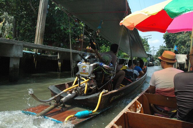 PRIVATE Floating Market + DRAGON Temple + DO like a Local - Private rowing boat ride + tropical fruit tasting: the best payoff of the day