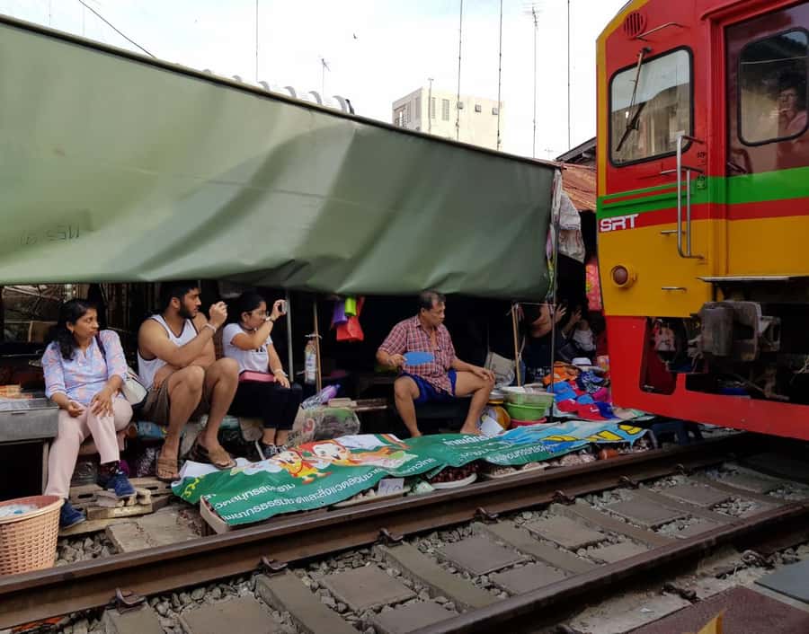 Private Floating & Train Market + DRAGON Temple + Thai Cafe - A One-Day Route That Feels Like Three Different Worlds