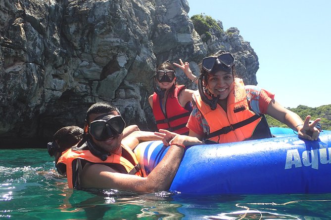 Private Full-Day Blue Dragon Yacht to Angthong National Marine Park - Lunch on the move and the limestone pass-bys that connect the day