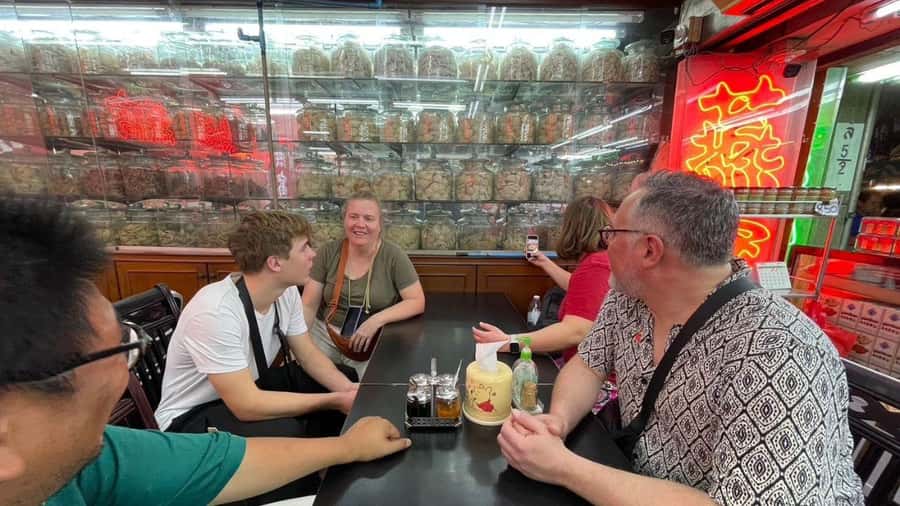 Private Group Tour up to 10 People: Bangkok Highlights Tour - Chinatown and Yaowarat street food time you can actually enjoy