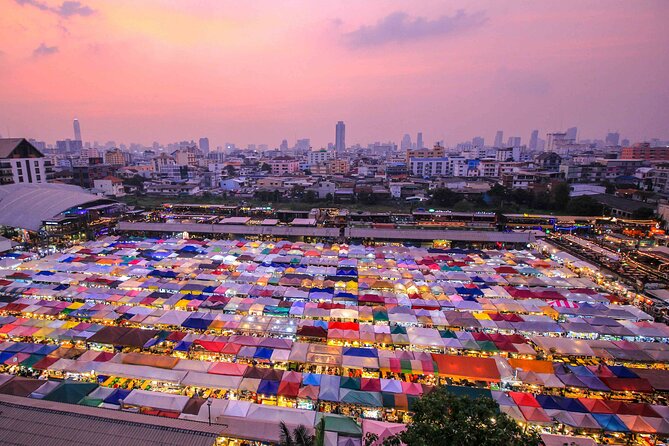 Private Guided Tour to Train Market and Damnoensaduak Floating Market - What to do to avoid common frustration