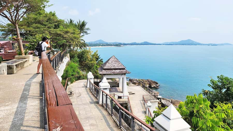 PRIVATE ISLAND TOUR ECO AROUND KOH SAMUI HALF DAY EXCURSION - Mummified Monk at Wat Khunaram: Luong Pordaeng’s Story