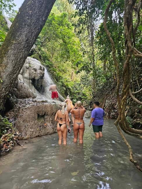 Private : Sticky Waterfall & Secret Temple & Karen Village. - Bua Thong Sticky Waterfall: grippy limestone climbing you can actually do