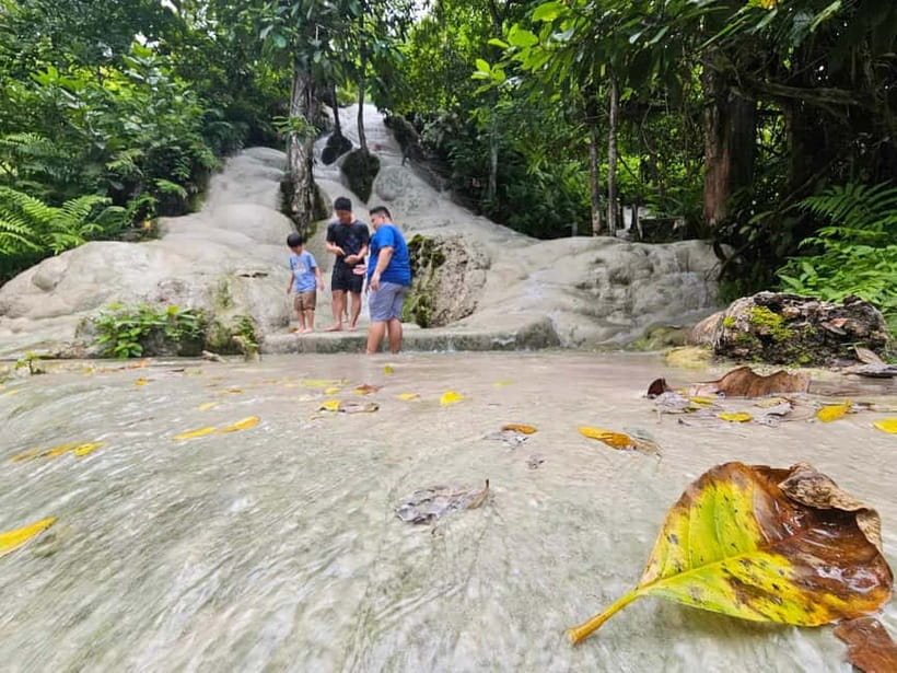 Private : Sticky Waterfall & Secret Temple & Karen Village. - The included lunch stop: local food, plus time to recharge