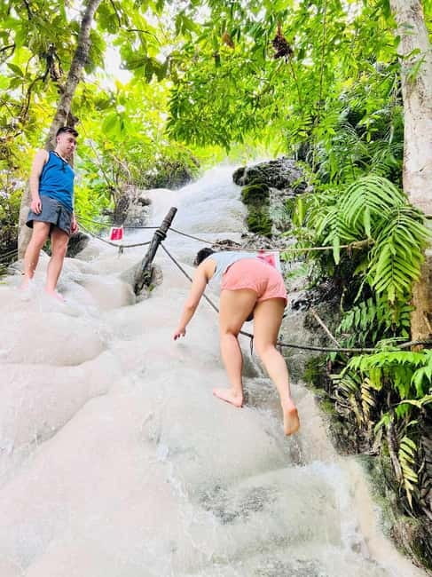 Private : Sticky Waterfall & Secret Temple & Karen Village. - Cave temple in the forest: Naga steps and Buddha statues