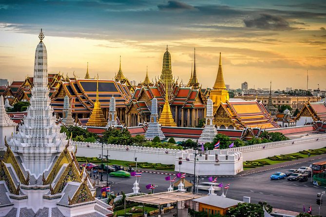 Private Tour: Grand Palace & Emerald Buddha Temple Experience - The Grand Palace: royal power in stone, plus photo direction that saves time