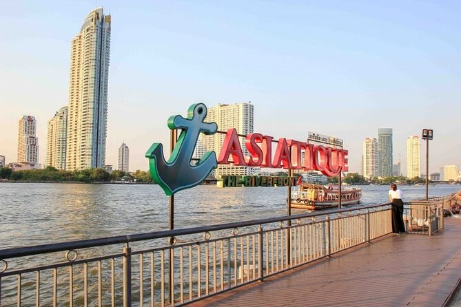 Private Tour of Bangkok by Car with Personal Driver - ICONSIAM and Asiatique: free stops that can turn your day from temples to Thailand-style time