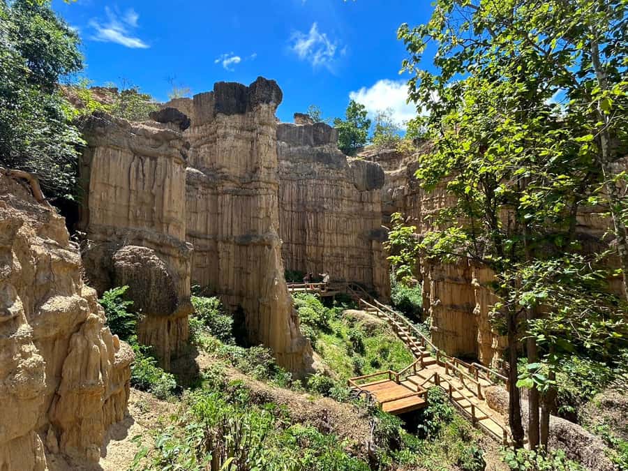 Private Tour Pha Chor Canyon & Doi Inthanon National Park - Wachiratharn Waterfall: big visuals without overcomplicating your schedule