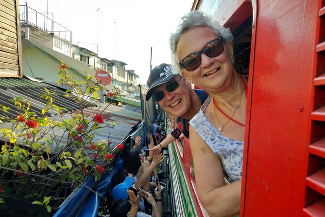Private tour to Floating & Railway markets (multi-lang: EN ZH ES IT FR DE) - Hoop Rom Market Shopping: How to Enjoy It Without Getting Swept Away