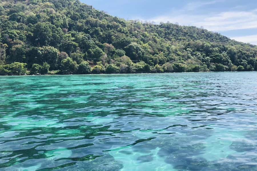 Private VIP Speed Boat to Phi Phi & Maya Bay - Boat time, crew care, and the safety briefing that sets the tone