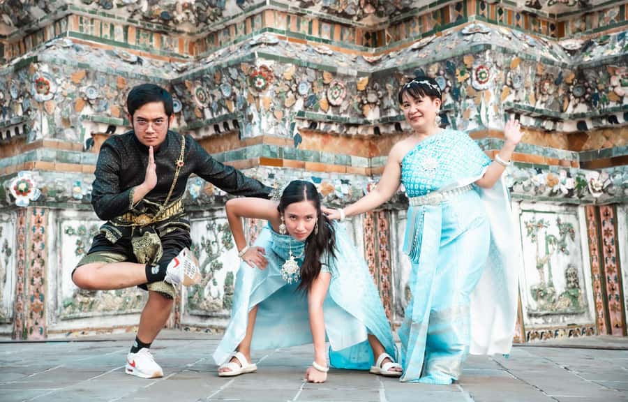 Professional Thai Costume Photography at Wat Arun, Bangkok - What to Bring, So You Don’t Lose Photo Time
