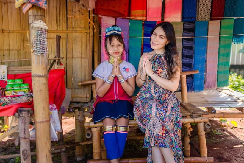 Red, Blue, White Temples & Hot Spring Trip from Chiang Mai - Lunch in Chiang Rai: fuel for a long day