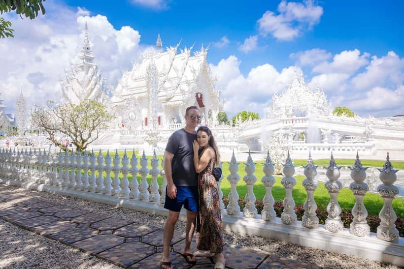 Red, Blue, White Temples & Hot Spring Trip from Chiang Mai - Mae Kachan Hot Spring: the foot-soak reset before temple time