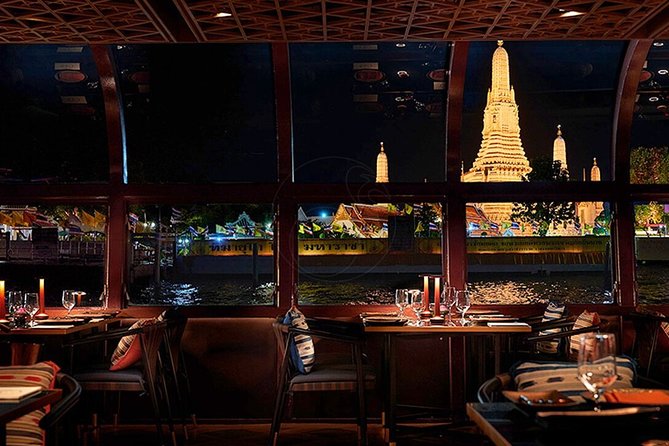 Saffron: A Luxurious Dinner Voyage on the River of Kings - Onboard vibe: calm luxury, live entertainment, and service details