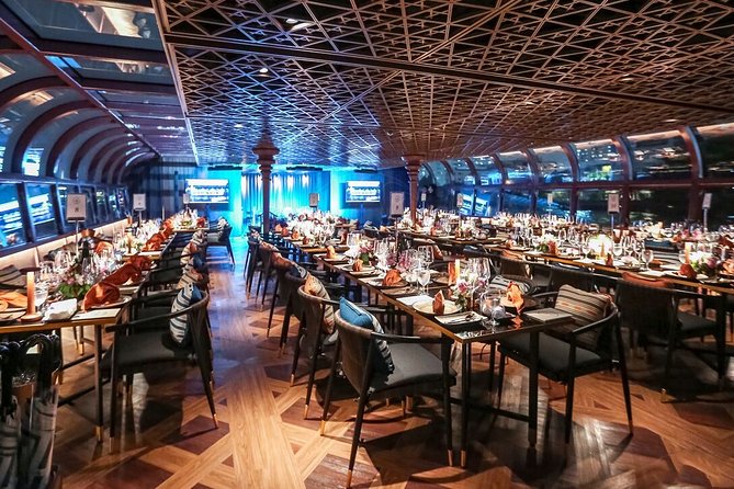 Saffron: A Luxurious Dinner Voyage on the River of Kings - Dress code and dining comfort: small rules that matter