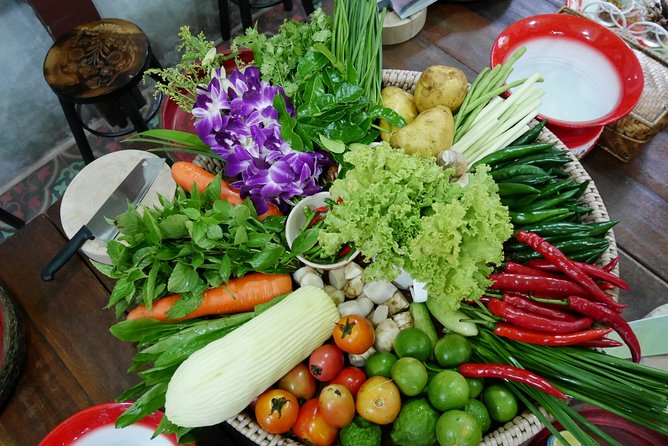 Silom Thai Cooking Experience with Market Visit - Timing, meeting point, and how to avoid getting left at the school
