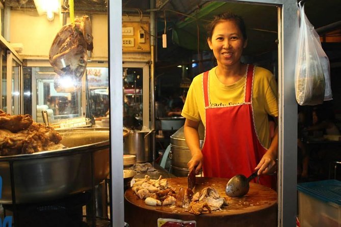 Small-Group Chiang Mai Evening Street Food Tour - A 7:00 pm food crawl that feels like a real Chiang Mai night