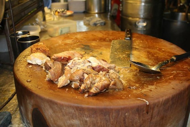 Small-Group Chiang Mai Evening Street Food Tour - Spiciness, snacks, and small tips that save your night
