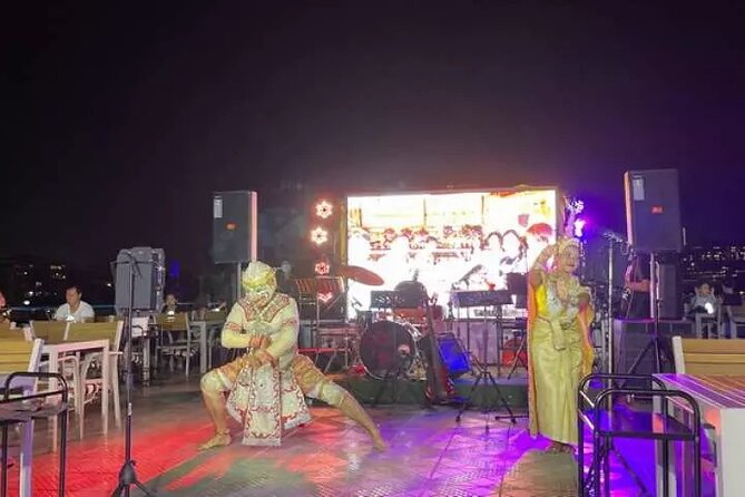 Smile Dinner Cruise Experience: Dining & Live Entertainment - Night views on the Chao Phraya, plus the landmarks to watch for