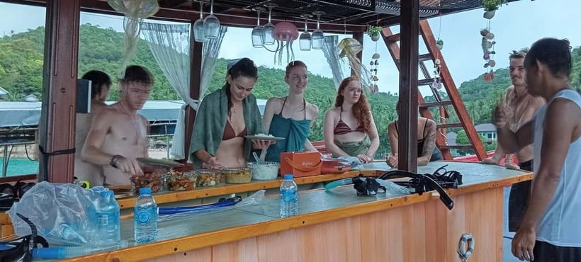Snorkeling Tour with meals and BBQs - Cocktail - Sunset⭐⭐⭐⭐⭐ - Chart, the On-Deck Hosts, and the GoPro WhatsApp Bonus