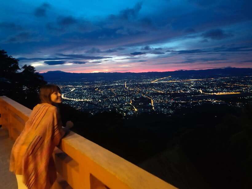 Spiritual Sunrise Wat Doi Suthep, Pha Lat, Alms & Meditation - Wat Phra That Doi Suthep: 306 Steps, Chanting, and Sunrise Views