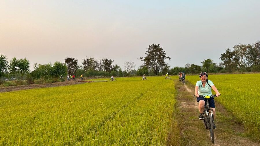Sukhothai: 2.5-Hours Guided Countryside Sunset Bike Tour - Rice Paddies to Khao Luang: The Dirt Track Part You Need to Respect