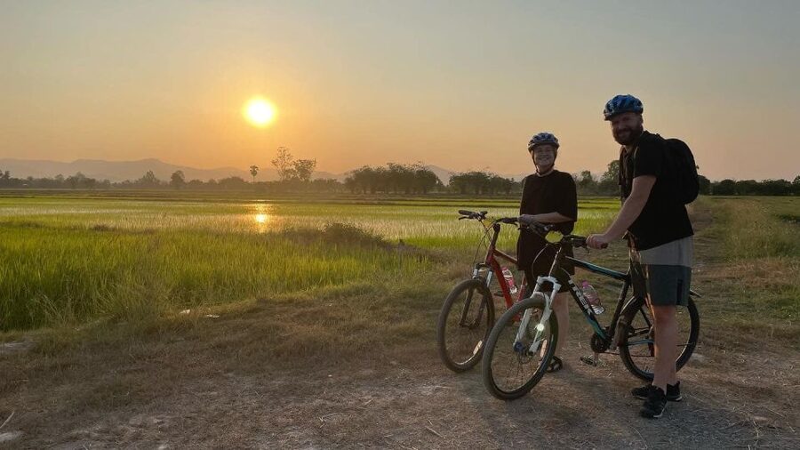 Sukhothai: 2.5-Hours Guided Countryside Sunset Bike Tour - Meet-Up, Bikes, and the Small-Group Pace