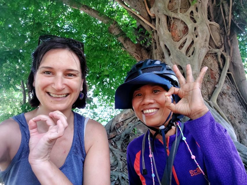 Sukhothai: Full-Day Historical Park Cycling Tour with Lunch - What the Ride Feels Like: Easy Effort, Dirt Roads, and Big Views