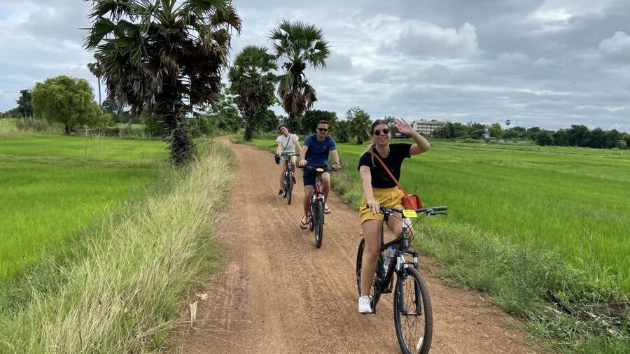 Sukhothai: Historical Park & Countryside Cycling Tour - Quiet villages, rice paddies, and Kao Laung Mountain views