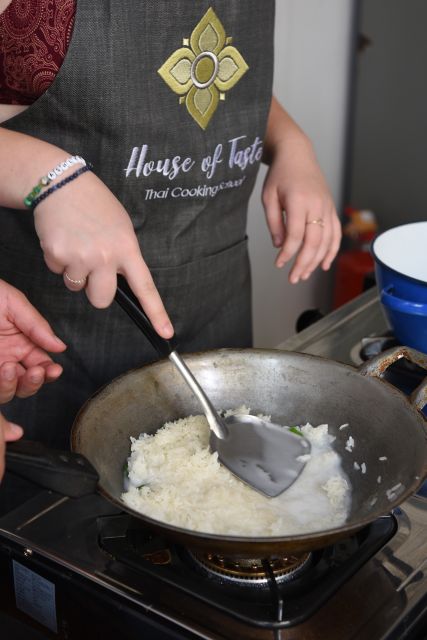 Sukhumvit: Hands-on Thai Cooking Class & Market Tour in BKK - In the Kitchen: How Curry Paste From Scratch Really Works