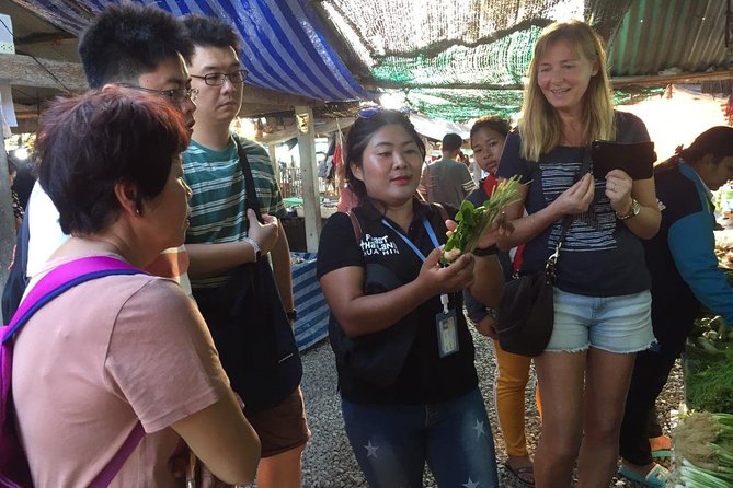 Sunset Local Eats Food Tour in Hua Hin - Stop 3: Thai sweets in a dedicated final stop