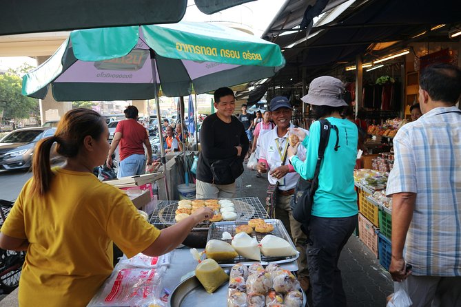 Take a E-Scooter Ride in Bangkok's Jungle - Bang Nam Phueng Floating Market: lunch that changes by day