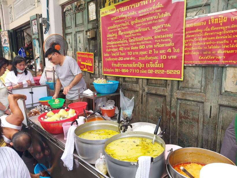 Taste of Bangkok: A 3-Hour Chinatown Food Feast - Chinatown history on the move: why the flavors make sense