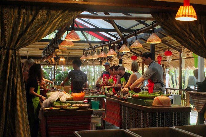 Thai and Akha Cooking Class in Chiang Mai - Morning market shopping: a real sense of ingredients before you cook