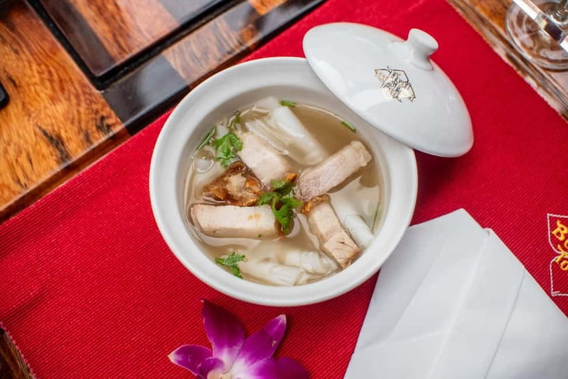 Thai Bus Food Tour Experience in Bangkok - Timing tips so you get the best views and the best meal