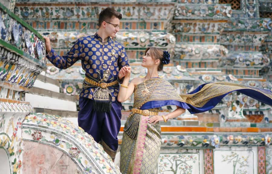 Thai Costume Photographer at Wat Arun/Pho in Bangkok - Costumes, temple backdrops, and how the shoot stays fun