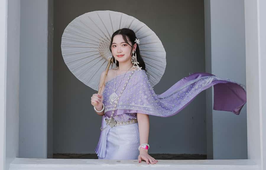 Thai Costume Photographer at Wat Arun/Pho in Bangkok - Costume rental: choose your path, then plan your outfit check