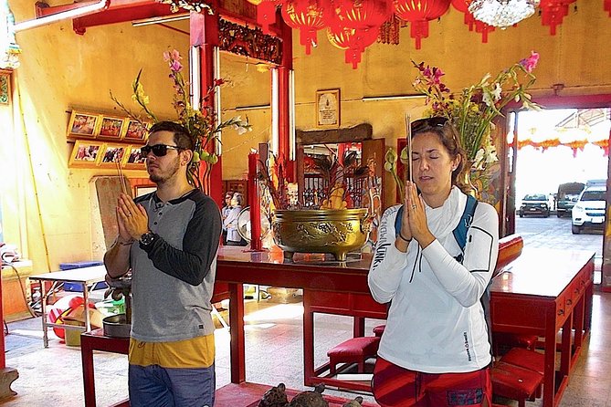 Thai Culture and Local Life 4- Hour Bangkok Bike Tour - Wat Kalayanamit Varamahavihara: The Largest Seated Buddha Offering
