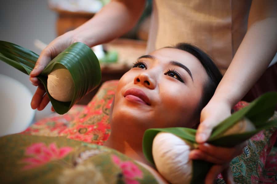 Thai Luxury Spa Packages - The spa grounds: tropical calm between massage moments