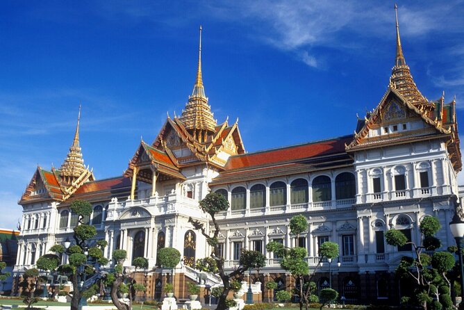 Thai PRIVATE Tour Guide - Stop 5: Khlong Bang Luang Artist House, a canal community lifestyle snapshot