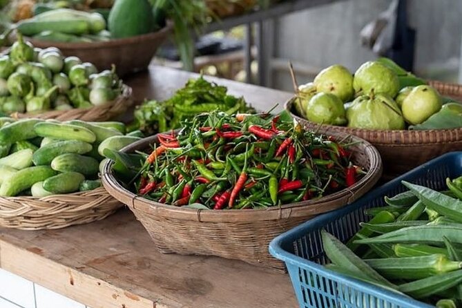 Thai Street Food & Morning Market Walking Tour in Hua Hin - Stop 1 at Feast Thailand: Thai breakfast with Jok Muu and Café Boran