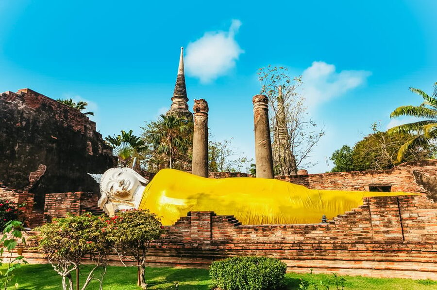 The Old Siam: Ayutthaya Temples Small Group Tour with Lunch - Wat Chaiwatthanaram: Angkor-Inspired Architecture You Can Spot