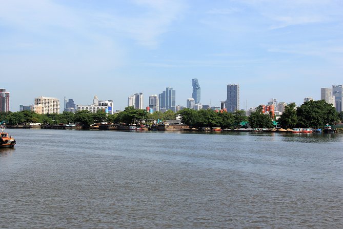 The Original Bicycle Tour in the Green Jungle of Bangkok - Guides make or break this tour, and the names show up
