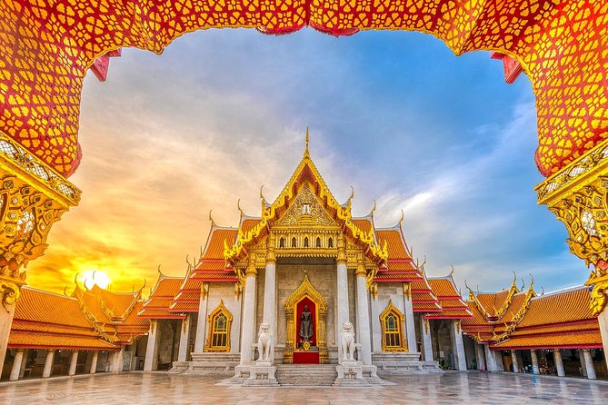 Top 3 Must-see Temples in Bangkok Private Tour [Optional Luxury] - Stop 1: Wat Traimit, the Golden Buddha centerpiece
