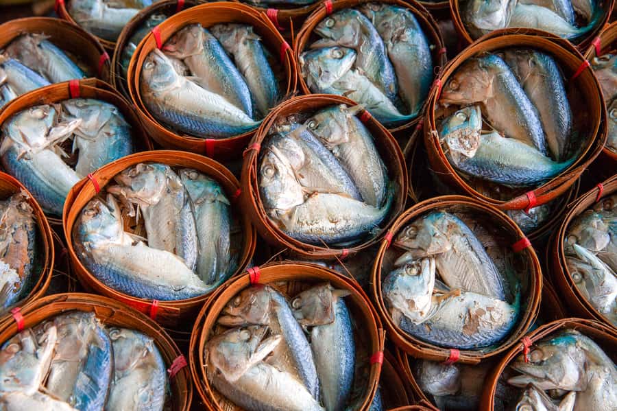 Weekend Amphawa Floating Market & Train Market Private Tour - Key highlights to look for