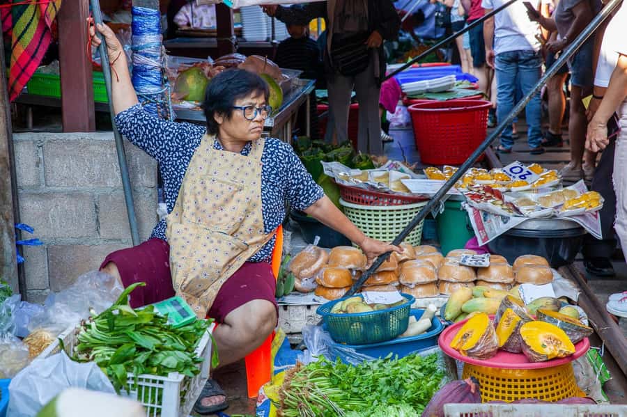 Weekend Amphawa Floating Market & Train Market Private Tour - Boat cruise around the canals: seeing the surrounding area